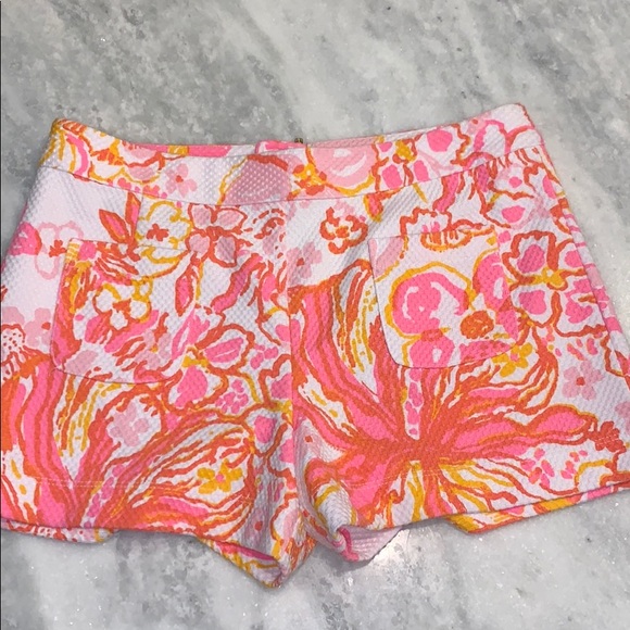 Lilly Pulitzer Pants - NWT Lilly Pulitzer Alycia Short, size 6